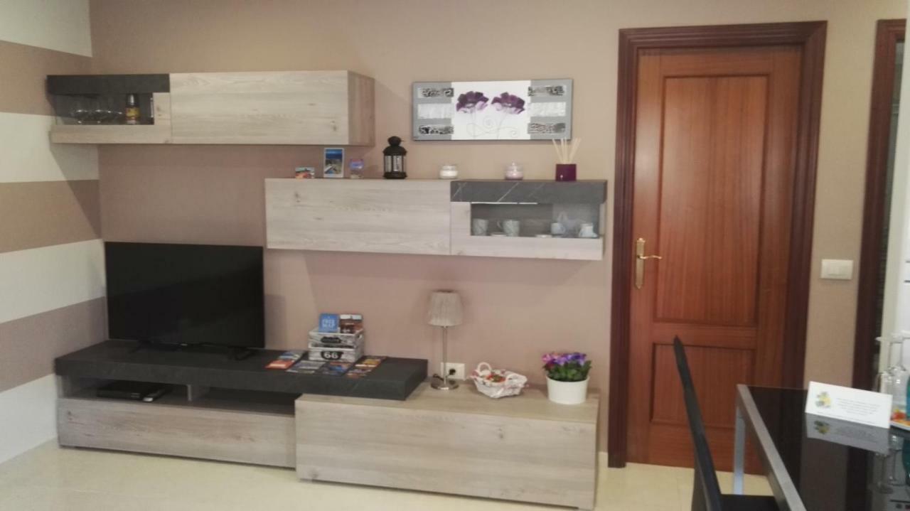 Tenerife Low Cost Solution & Family Treatment! Holiday home *