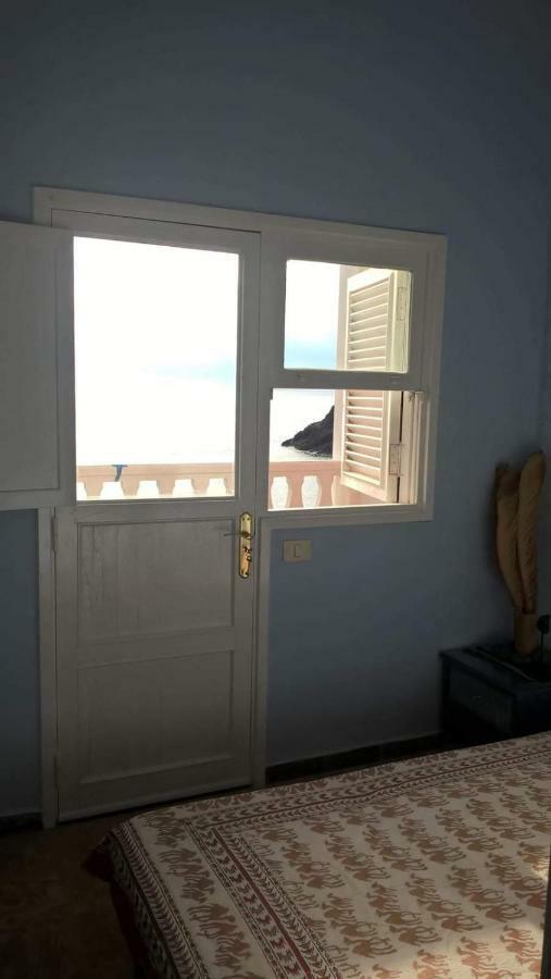 Caleta Roques *