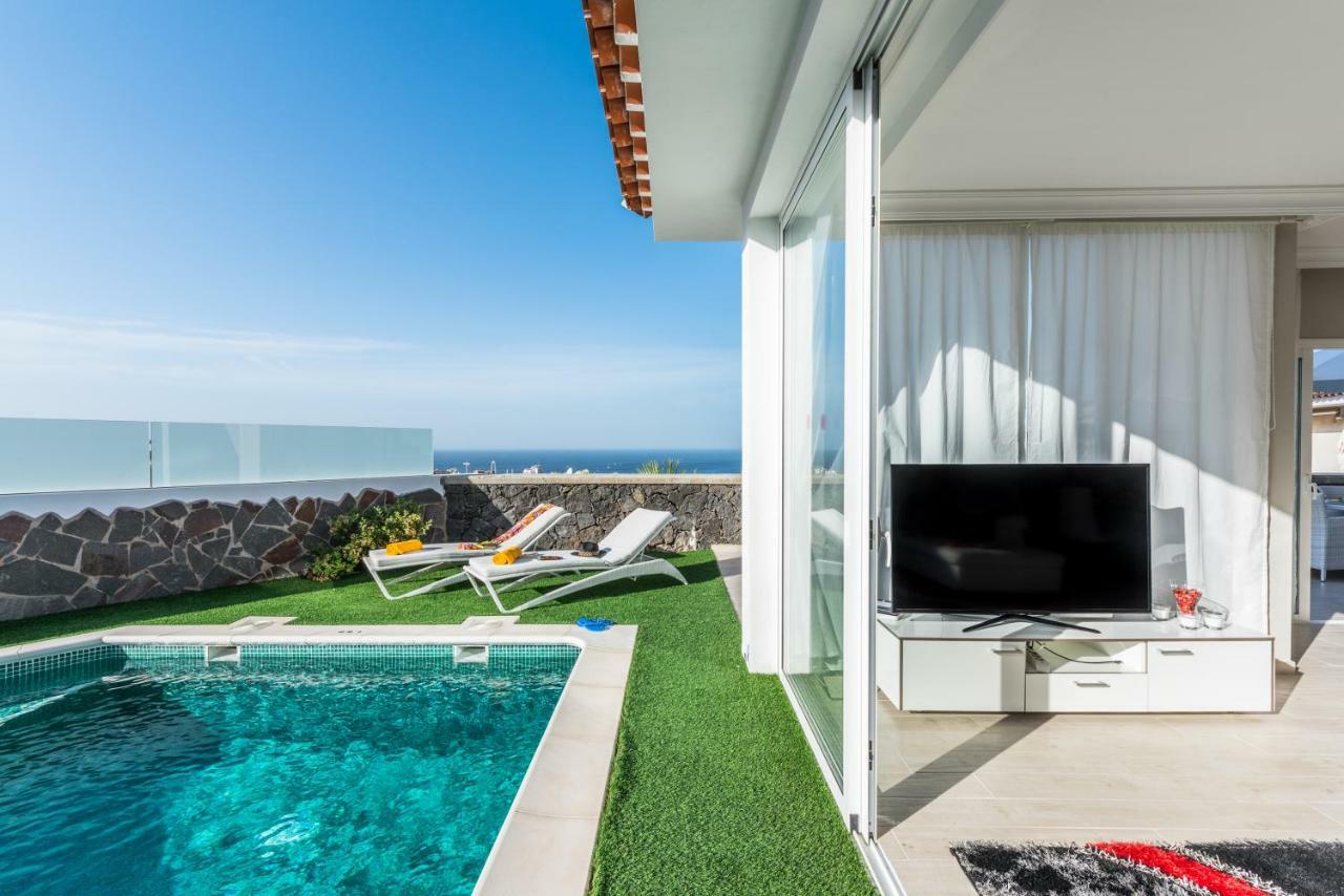 Luxury White With Sea View, Heated Pool *