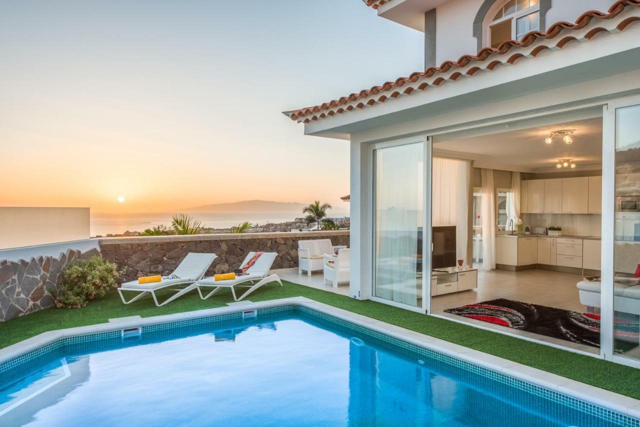 Luxury White With Sea View, Heated Pool *