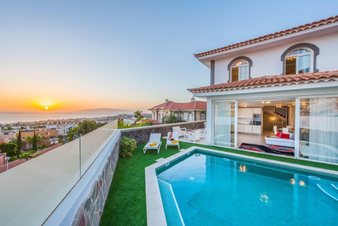 Luxury White With Sea View, Heated Pool *