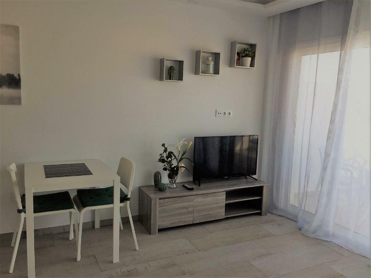 Summer Sunshine In Cristianos Apartment