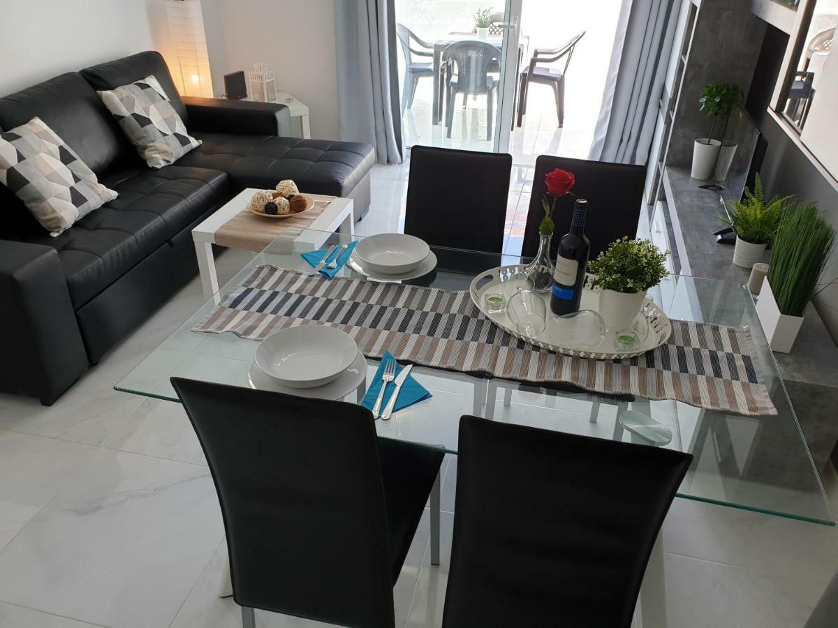 Apartment Casa Flores With Heated Pool, Only 490 Meters To The Beach, Balcony, Wifi