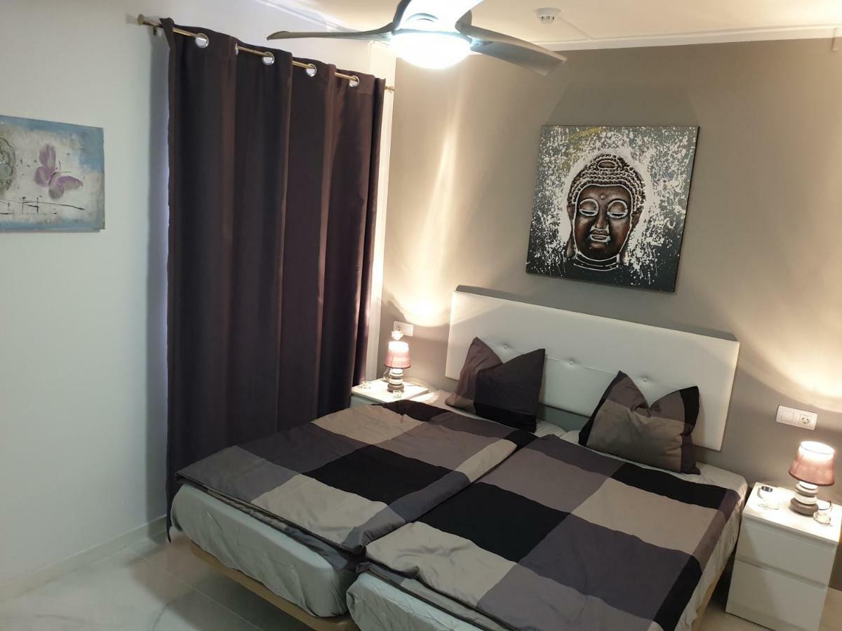 Casa Flores With Heated Pool, Only 490 Meters To The Beach, Balcony, Wifi Arona (Tenerife)