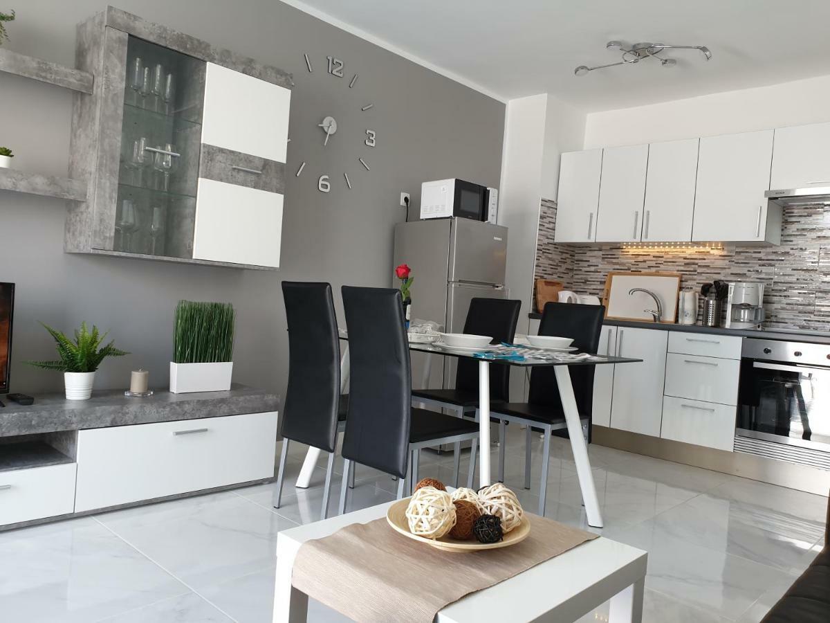 Casa Flores With Heated Pool, Only 490 Meters To The Beach, Balcony, Wifi * Arona (Tenerife)