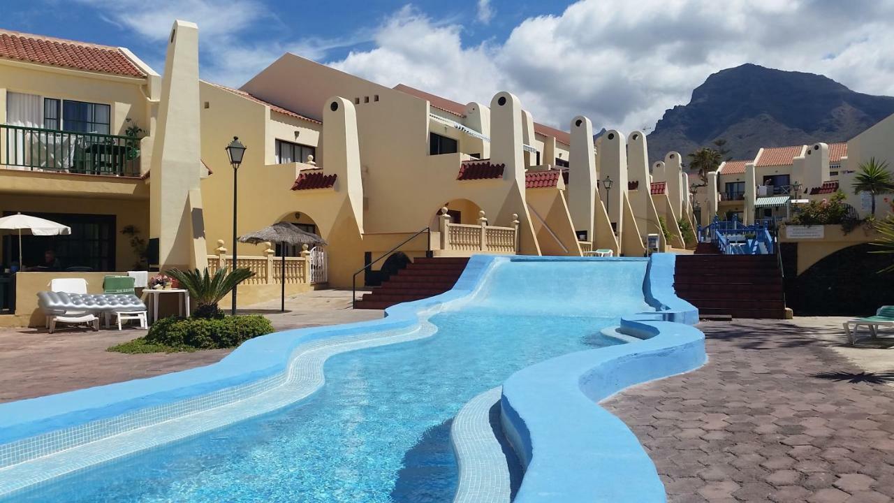 Family Poolside South Facing Villa Costa Adeje (Tenerife)