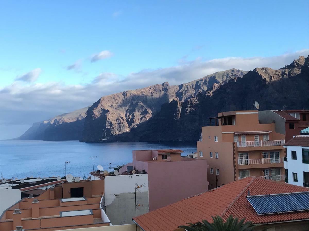 Sunset Oasis Of Gigantes * Puerto de Santiago (Tenerife)