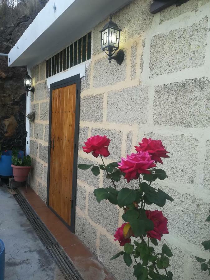 Casita Rural Y Casa Cueva El Perucho * Guimar