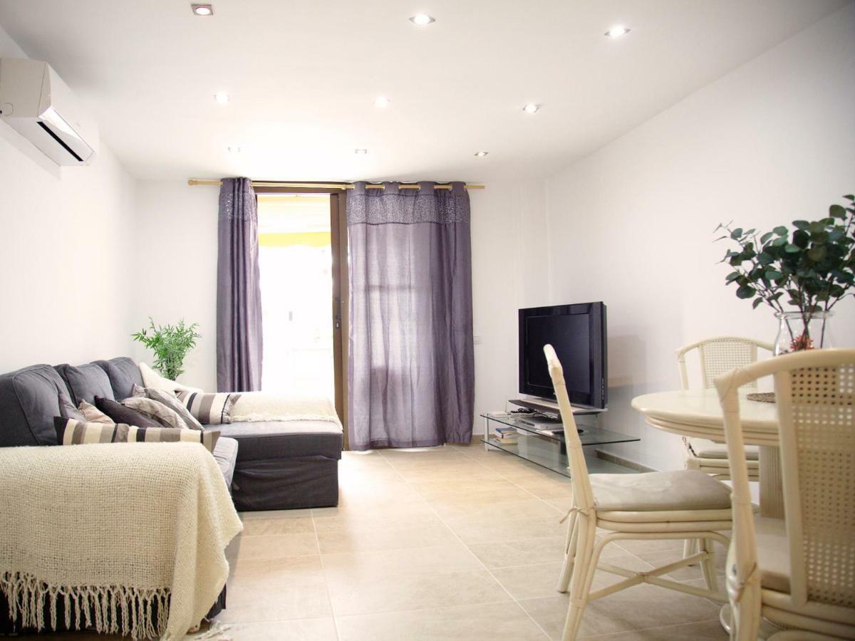 2 Min Walk To - Private Solarium