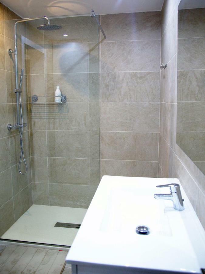 Hébergement de vacances 2 Min Walk To - Private Solarium *