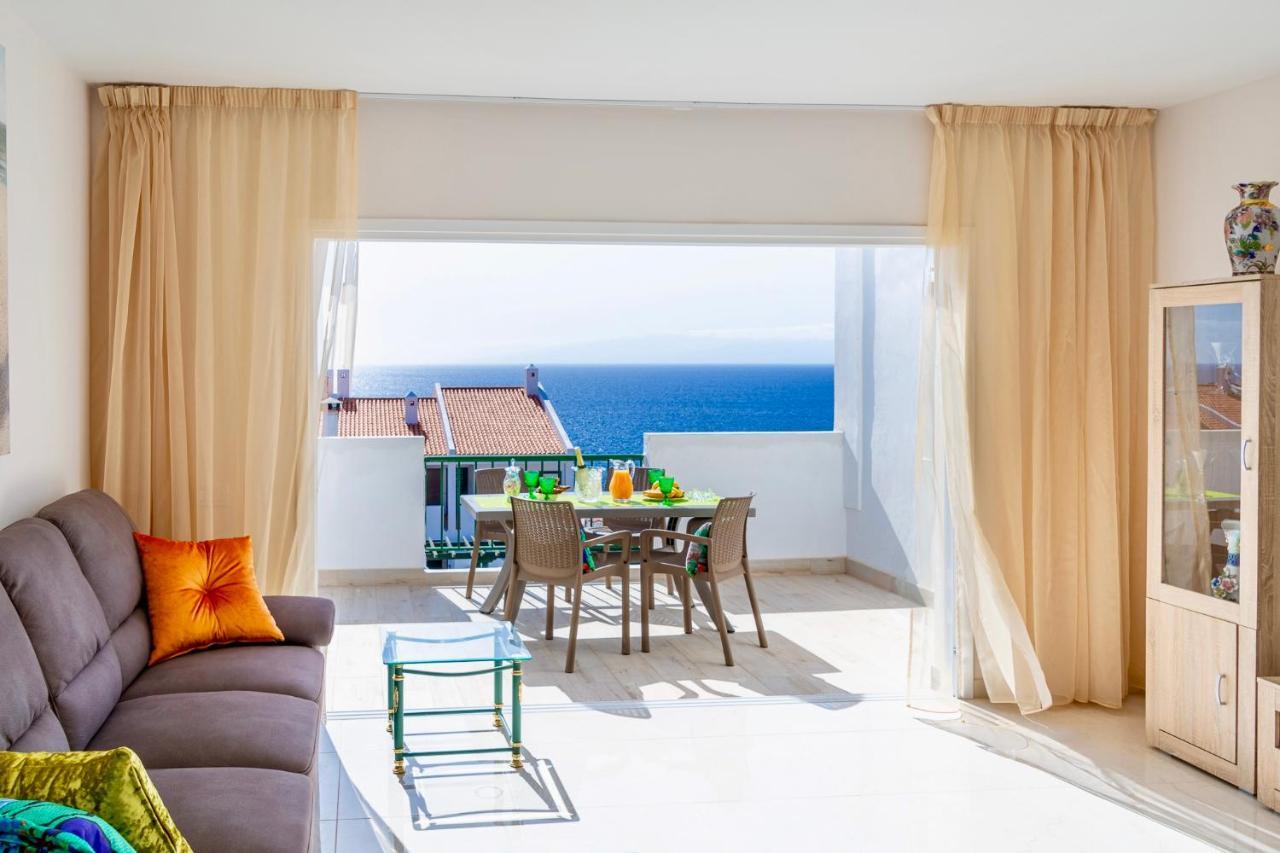 Apartment Esmeralda. Lovely And New Right By The Ocean!
