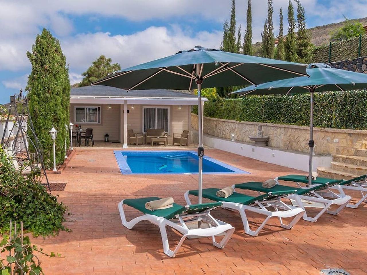 Karla Con Piscina: Tranquilidad Y Naturaleza Villa *