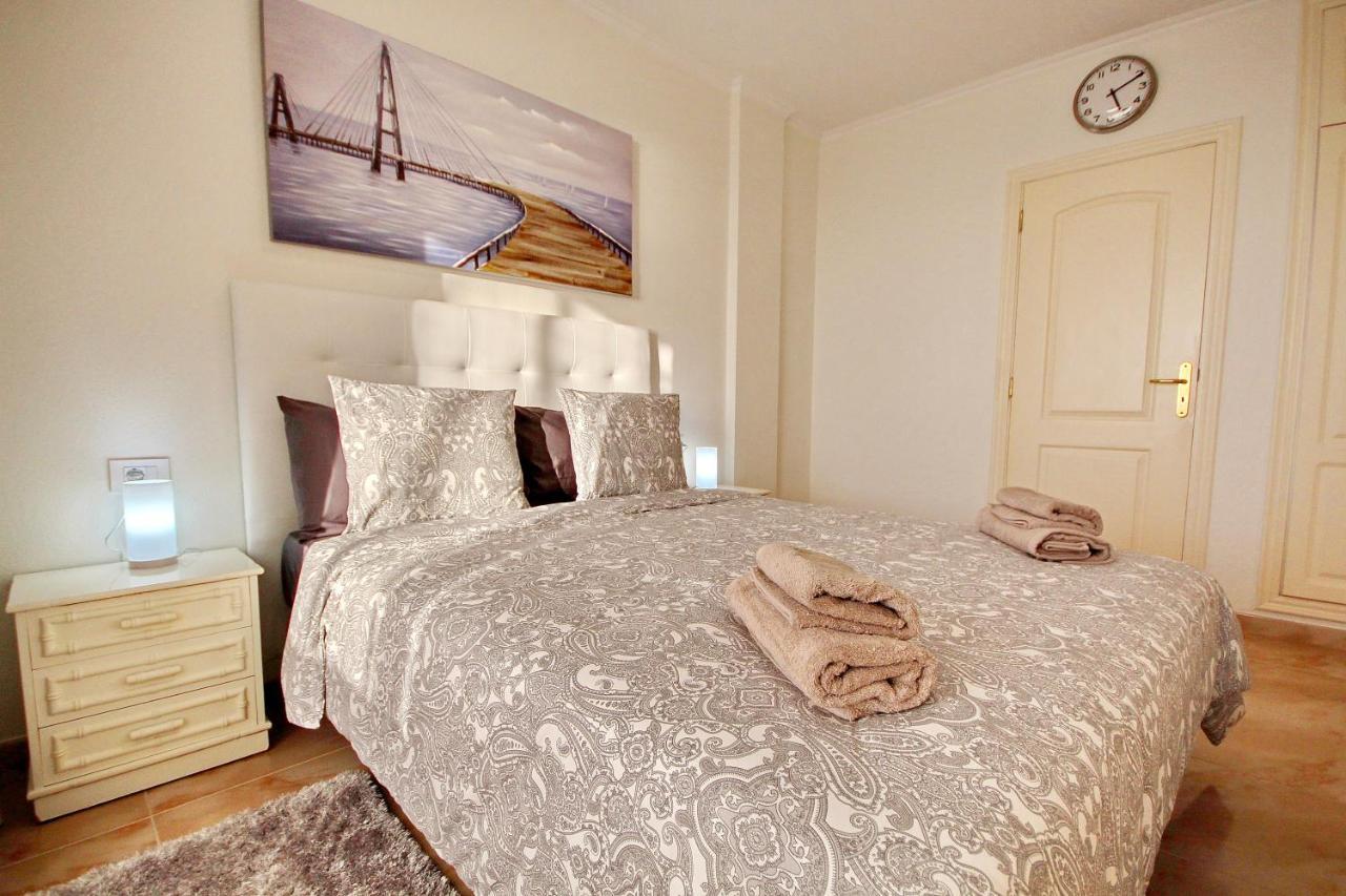 Cozy Townhouse With Ocean Views In Apartment