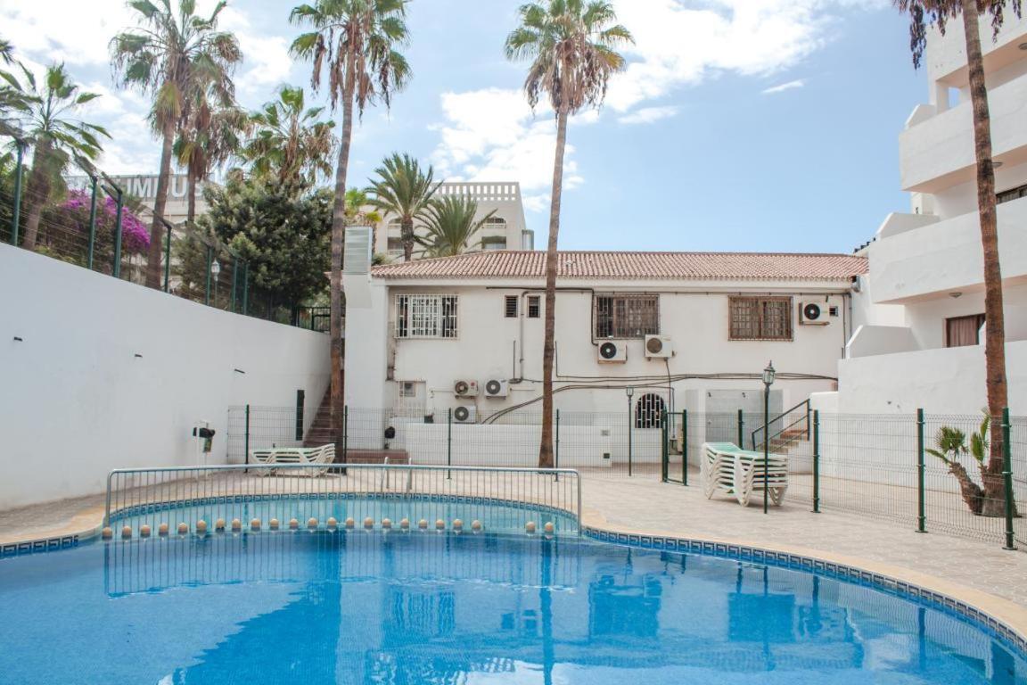 In Parque Cattleya, Playa De Americas Apartment