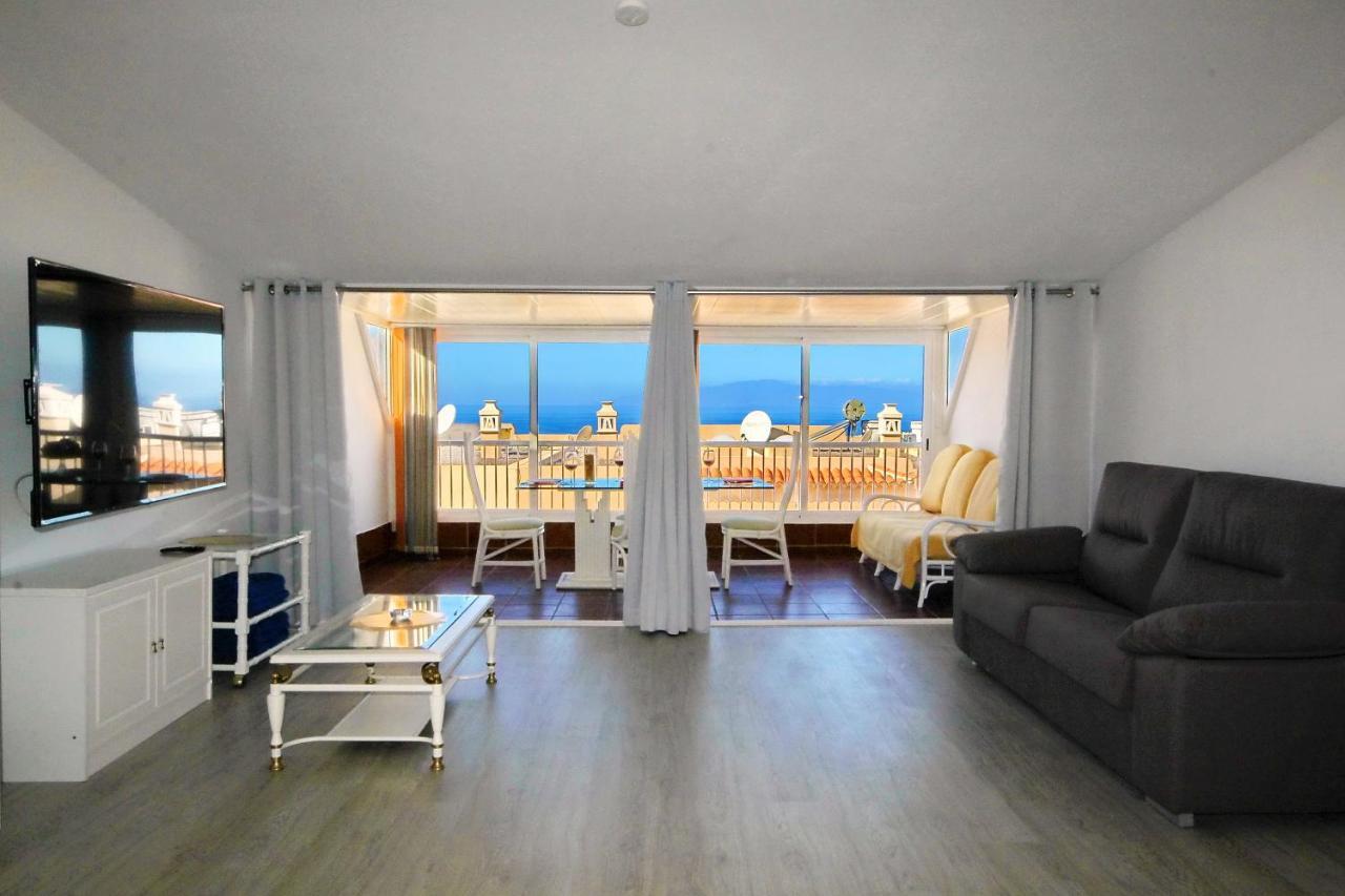 Cozy Townhouse With Ocean Views In * Costa Adeje (Tenerife)
