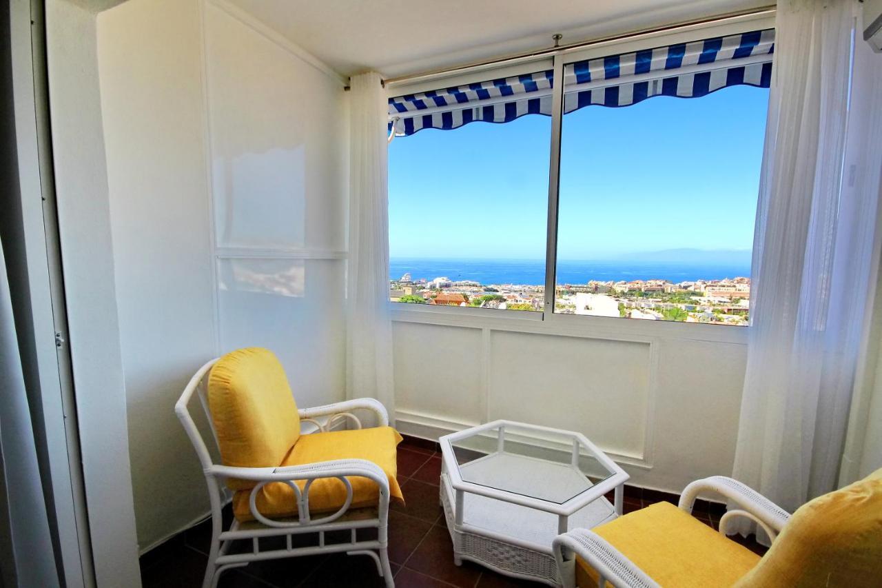 Cozy Townhouse With Ocean Views In Apartment Costa Adeje (Tenerife)