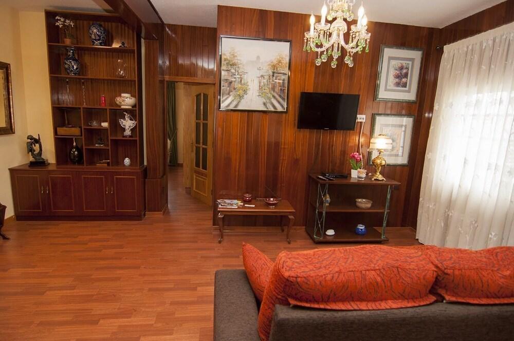Casa Mercedes Ii Hotel