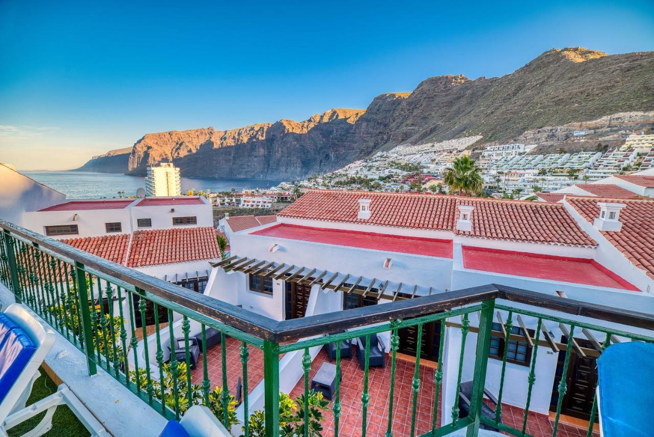 Ona Rosas Puerto de Santiago (Tenerife)