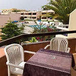 Sunny Apartment Near The Beach With Wifi, Balcony And Pool