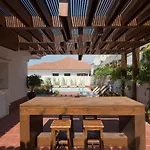 Superior G: Private Pool & Concierge