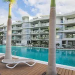 Luxury Apartment, Parking, Terrace, Pool.