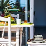 1012 Los Cristianos Front Row Sea, Pool Free Wifi