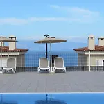 Luxury House, Sea Wiew&Swimming Pool in a quiet Residence