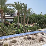 Studio No 2 Just 100 To Beach And Sea, Large Terrace, Heated Pool, Wifi, Aircondition For A Fee