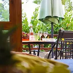 Los Geranios, Close to BEACH, Puerto Colon, YellowCat 2