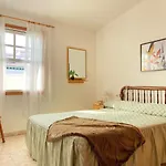 Chalet Con Terraza Soleada