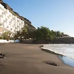 Home2Book Beach Front Sunny Paradise