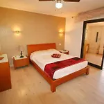 Parque Santiago 1 - villa 114 - sleeps 8 - front line location