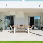 Explorer\'S Beach Apartment