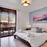 Lovely Mocan, Pool, Fast Wi-Fi, Padel Court
