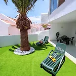 White Sand, Huge Terrace, Fast Wi-Fi, Netflix