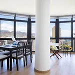 Home2Book Stunning Santa Cruz City Views