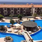 Precioso apartamento con piscina junto al mar