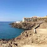 Precioso apartamento con piscina junto al mar