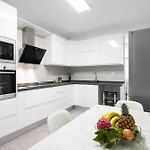 Home2Book Stylish & Roomy Santa Cruz City Center