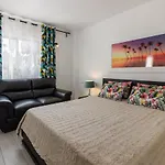 Fantasticstylish & Aircon, Near Lasamericas Beach