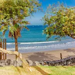 Fantasticstylish & Aircon, Near Lasamericas Beach