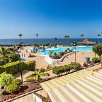 Perla Marina En Rocas Del Mar