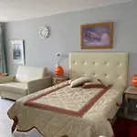 Schoenes Apartment - Ruhig - Aussenpool