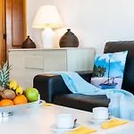 1409 Luxury Paraiso Sea View
