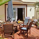 Villa Wendy Family Ocean View House