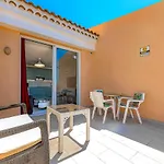 Recently Renovated Seaviews Paradise Court