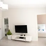 Luxury Apartment In Island Village