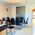 Elegant Style 3-Bedroom Brand New Apartment