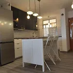 Piso, recién reformado, con garaje, playa