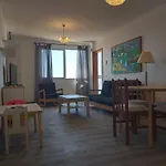 Piso, recién reformado, con garaje, playa